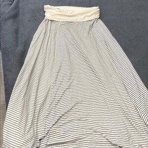 GAP White and Gray Maxi A-Line Skirt with Ruched Details